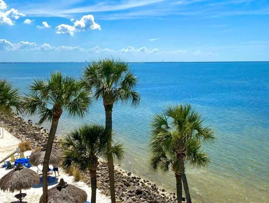 On The Rocks Villa Tampa Kültér fotó
